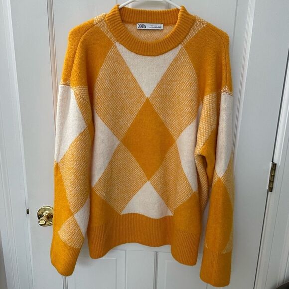 Zara Sweater - Picture 2 of 4